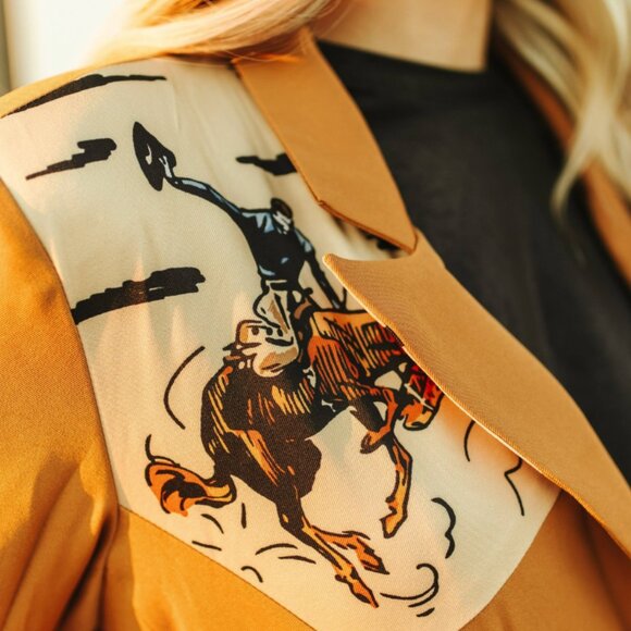 2 Fly Co. brand ladies blazer - size Medium - Picture 2 of 3